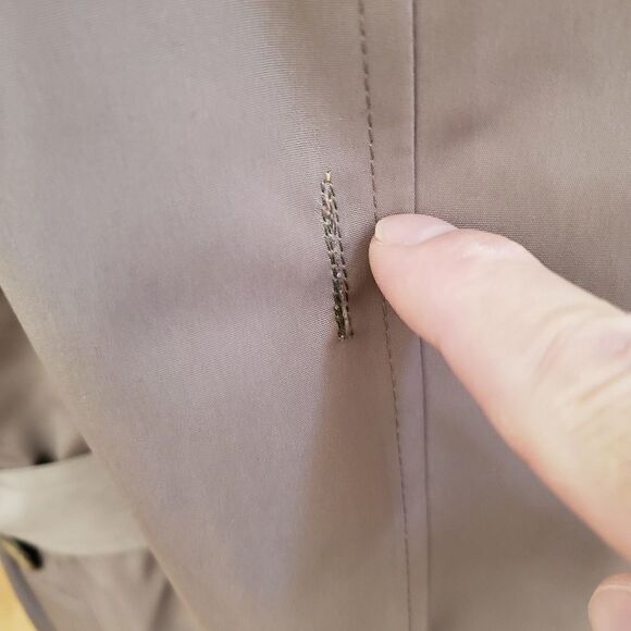 London Fog trench coat with detachable liner/hood - Picture 4 of 8